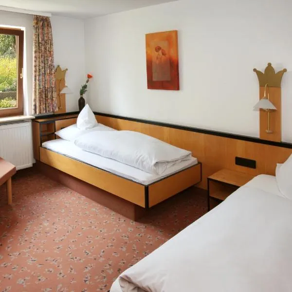 克朗酒店，位于Geislingen的酒店
