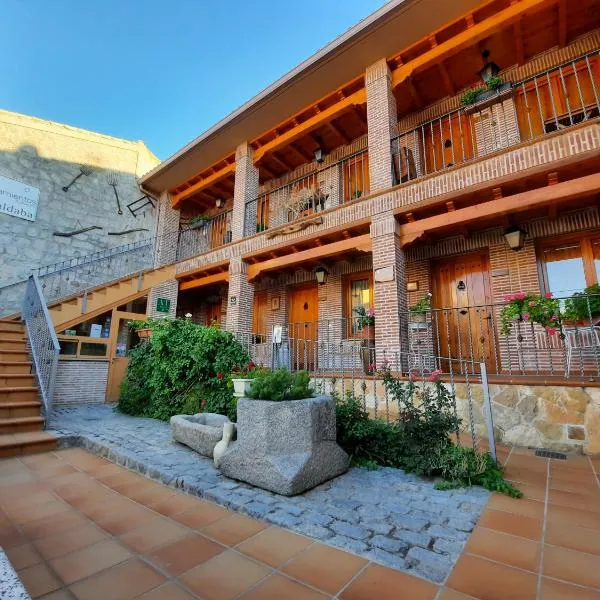 Alojamientos Rurales La Aldaba，位于Fresnedillas的酒店