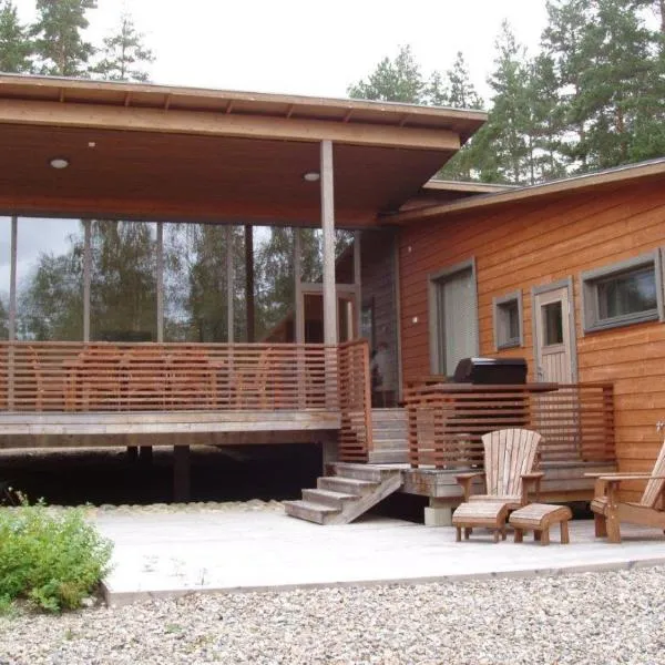 Kuoreksenniemi Villas & Lakehouse，位于普马拉的酒店