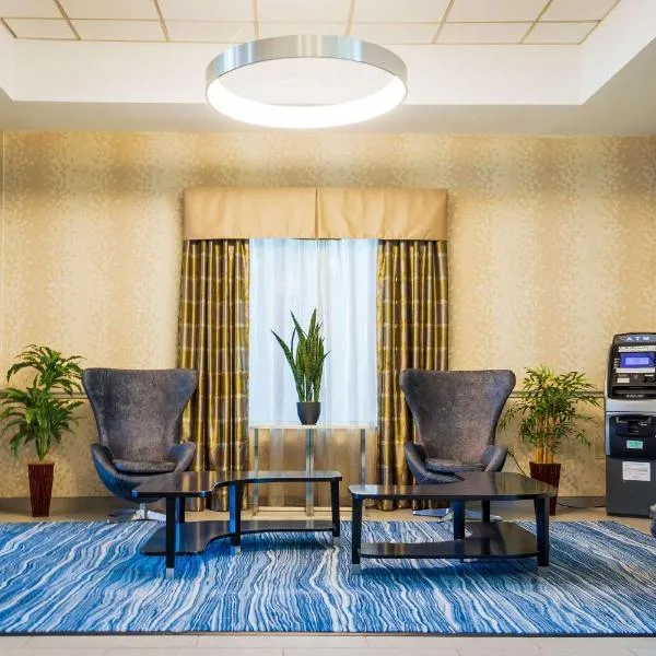 Comfort Inn & Suites Plainville-Foxboro，位于Plainville的酒店