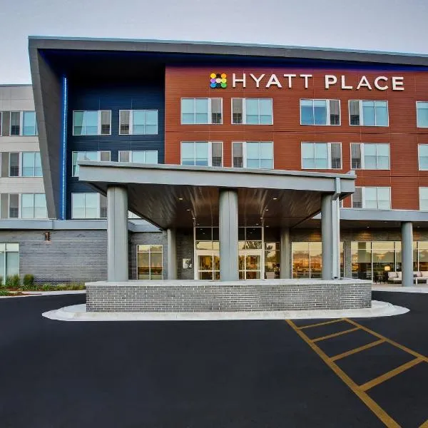Hyatt Place at Wichita State University，位于Eastborough的酒店