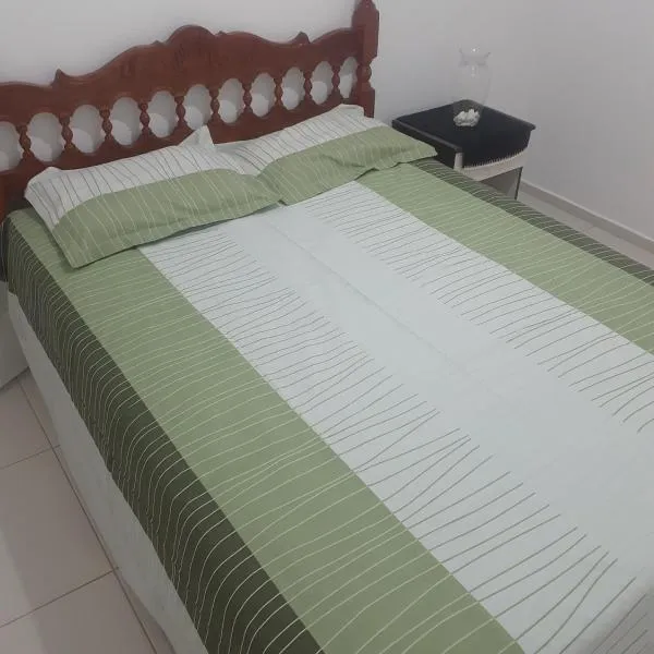 Quarto em apartamento，位于Ferraz de Vasconcelos的酒店