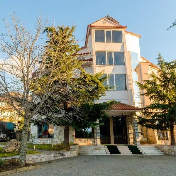 乔治酒店，位于Boboshticë的酒店