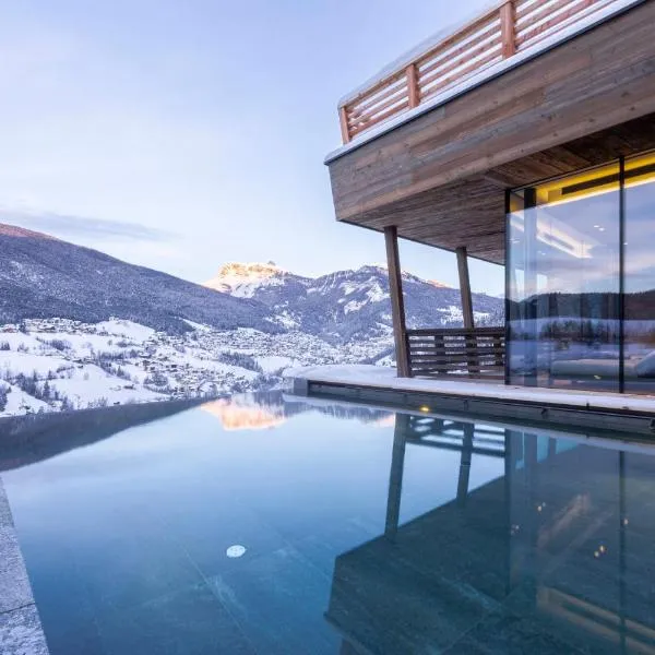 Hotel Niblea Dolomites，位于Villnoss的酒店