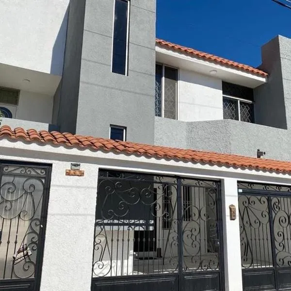 casa lomas de mazatlan，位于马萨特兰的酒店
