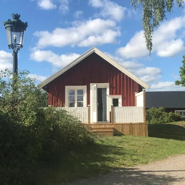 Nice holiday house at horse farm with lake and sauna，位于Grytnäs的酒店