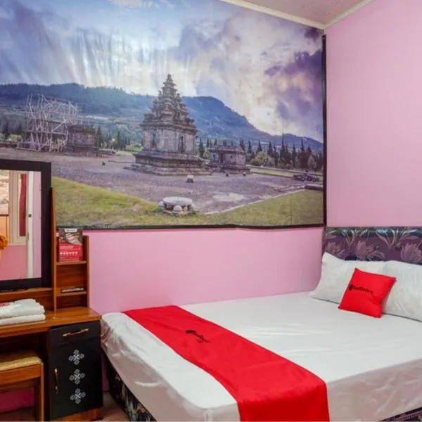 RedDoorz Syariah near Telaga Warna Dieng，位于Batur的酒店