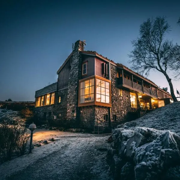 Dolmsundet Hotell Hitra，位于Melandsjøen的酒店