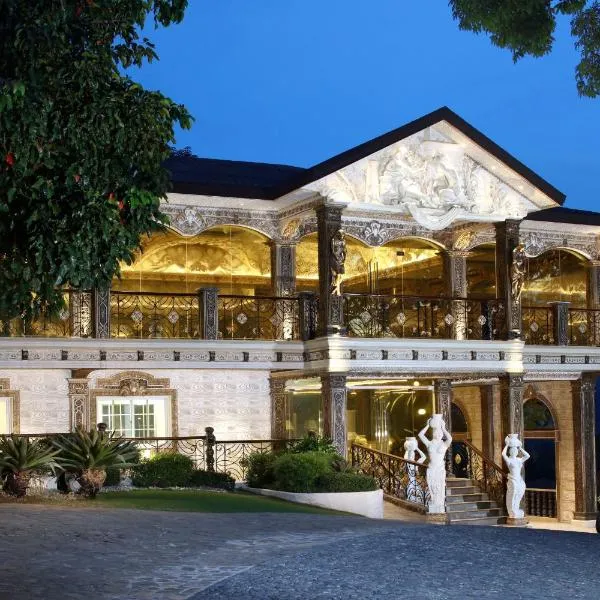 Rancho Bernardo Luxury Villas and Resort，位于Bagac的酒店