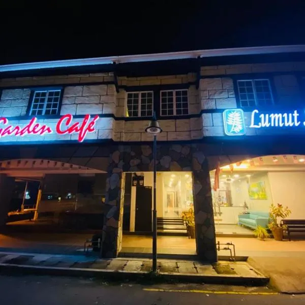 Lumut Suites，位于Kampong Labohan Bilek Kechil的酒店