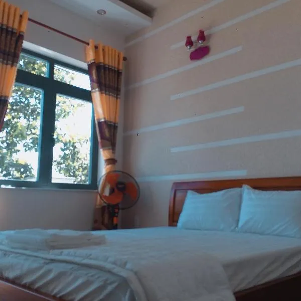 Motel Quốc Việt，位于Ấp Long Liên的酒店