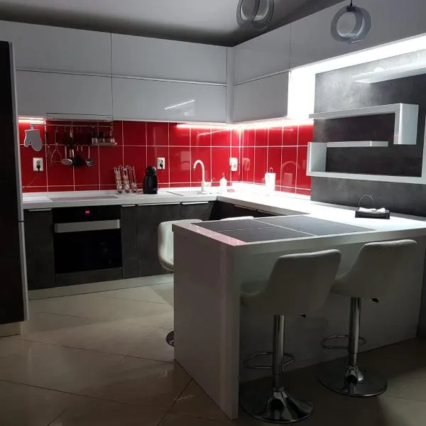 NoMi Central Apartment，位于特尔古穆列什的酒店