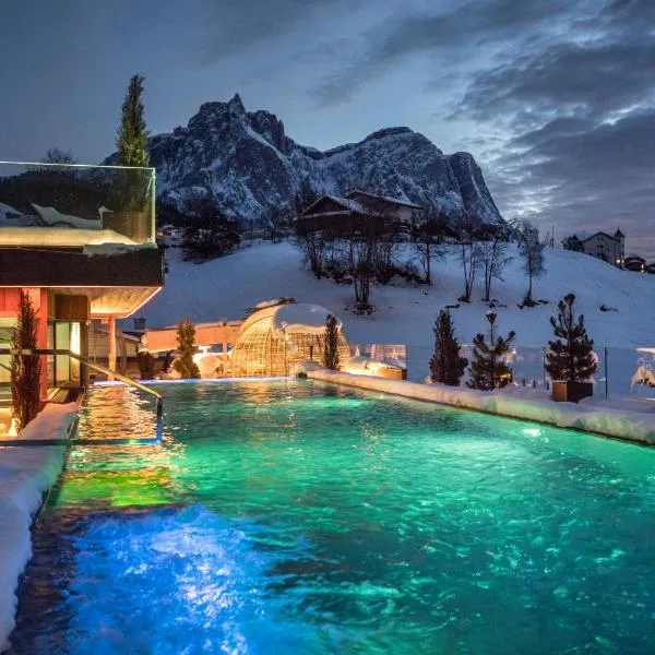 ABINEA Dolomiti Romantic SPA，位于卡斯特尔罗托的酒店