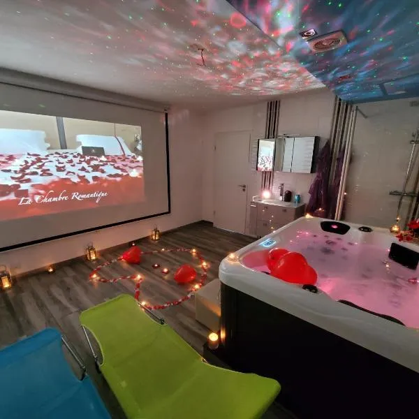 LE LOVELYHOME au Centre ville avec SPA JACUZZI et SAUNA proche gare et parking gratuit，位于科尔马的酒店