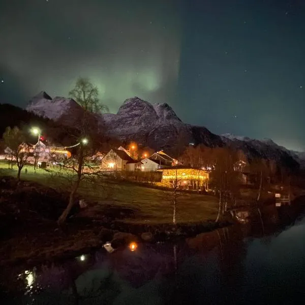 House on the lake，位于Grovfjord的酒店