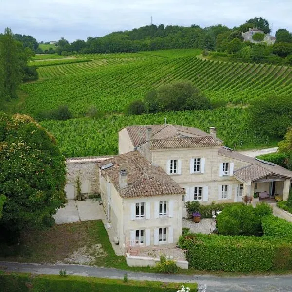 拉涩爱萨克酒店，位于Lugon et l’Ile du Carney的酒店