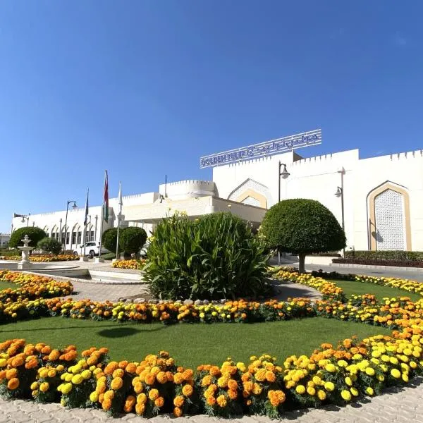 金色郁金香尼兹瓦酒店，位于Al Jināh的酒店