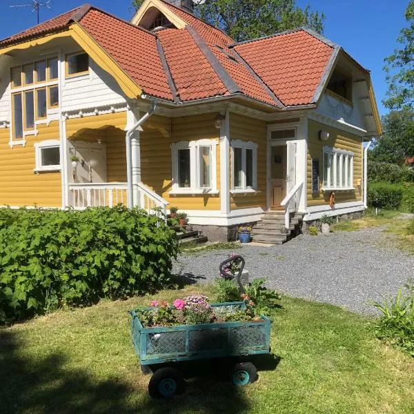 Pensionat Kanalvillan，位于Väddö的酒店