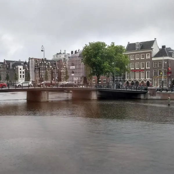 Rembrandt Square Boat，位于芬克芬的酒店