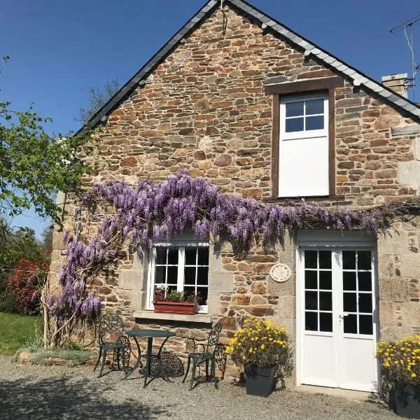 Charming Gite in Brittany，位于Plénée-Jugon的酒店