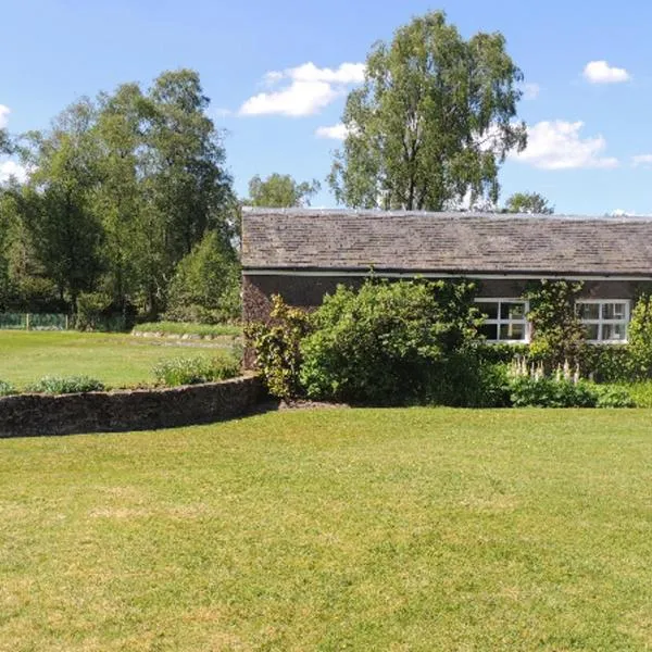 Woodside Cottage Self Catering，位于Kinbuck的酒店