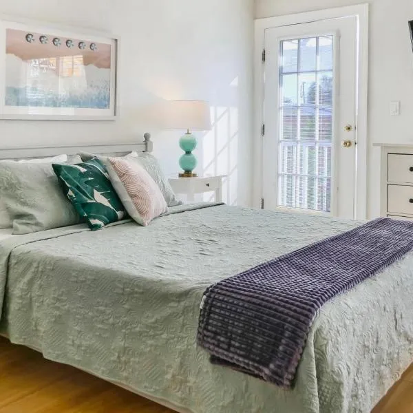 Coconut Inn Pass-a-Grille Beach，位于圣徒皮特海滩的酒店