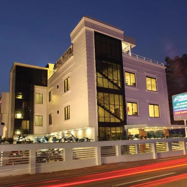 Hotel Park Residency，位于Māvelikara的酒店