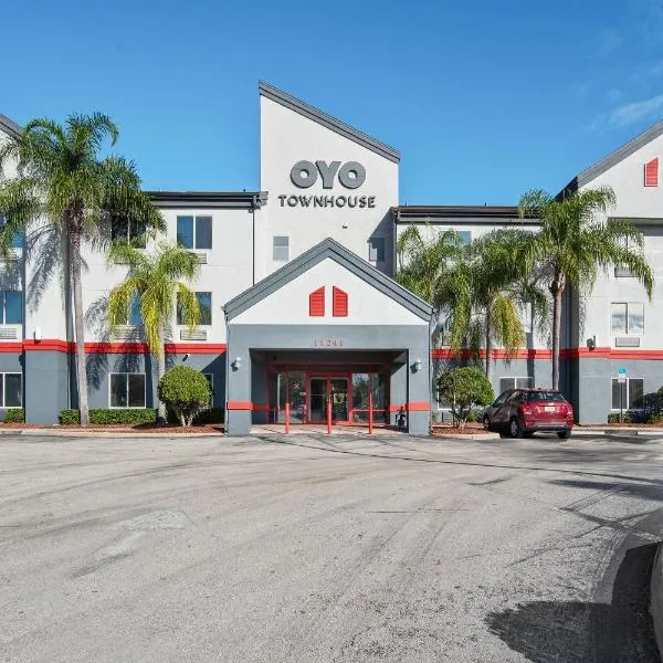 OYO Townhouse Orlando West，位于冬季花园的酒店