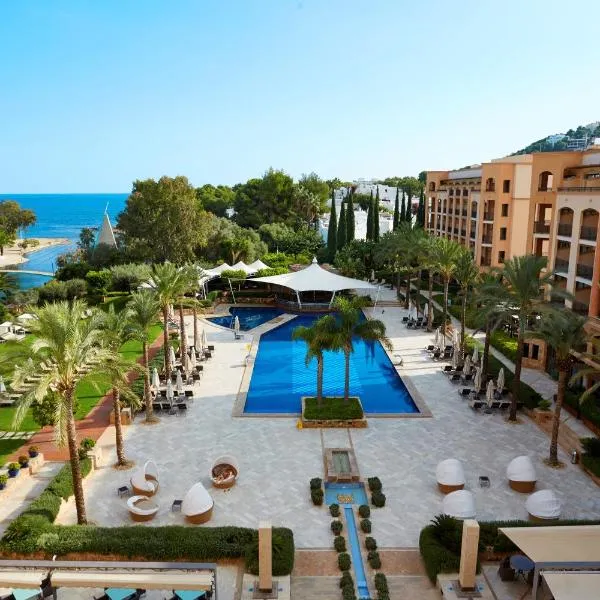 因索特尔芬尼西亚名誉套房酒店和spa，位于Cala Llenya的酒店