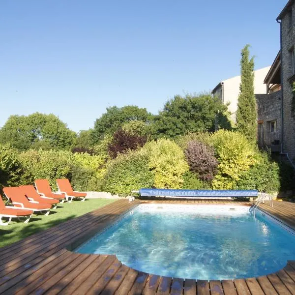 克拉维里尔酒店，位于Saint-Auban-sur-lʼOuvèze的酒店