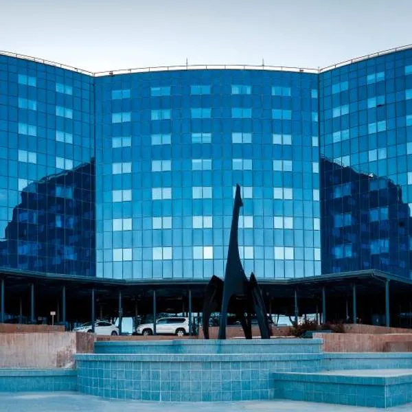 滨河宫酒店，位于Peretaska的酒店
