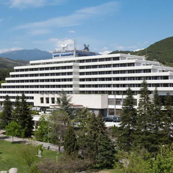 桑丹斯基因特酒店，位于Lebnitsa的酒店