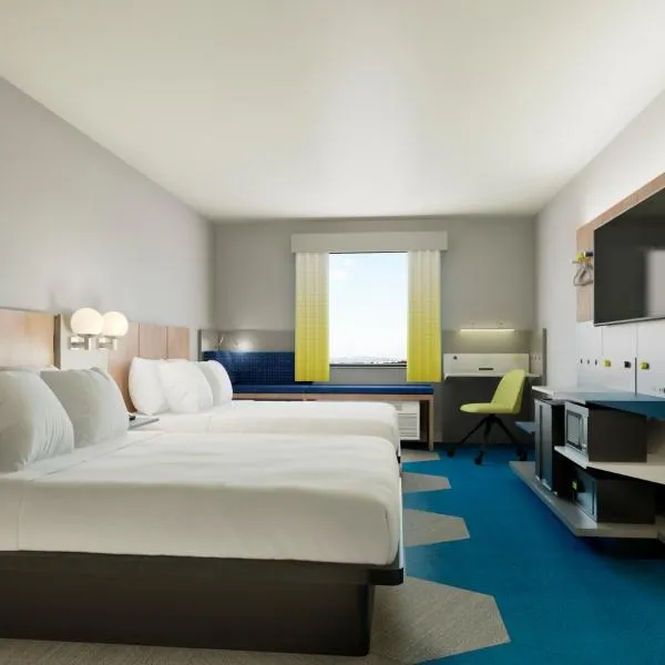 Microtel Inn Suites by Wyndham Lac-Megantic，位于梅干提克湖的酒店