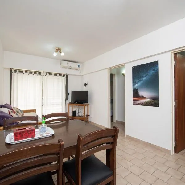 Apartamento Micro Centro para 4 con cochera，位于蓬塔阿尔塔的酒店