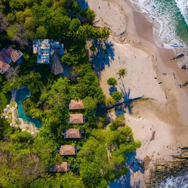 Hotel Nantipa - A Tico Beach Experience，位于Manzanillo的酒店