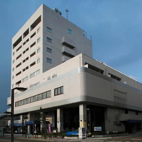 塞库米亚酒店，位于小滨市的酒店