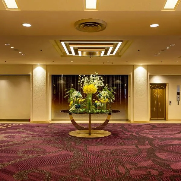 丽嘉高松泽斯特酒店，位于Shimminatomachi的酒店