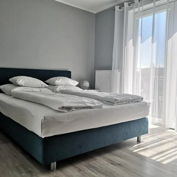 Bryant - Pokoje & Apartamenty，位于弗瓦迪斯瓦沃沃的酒店