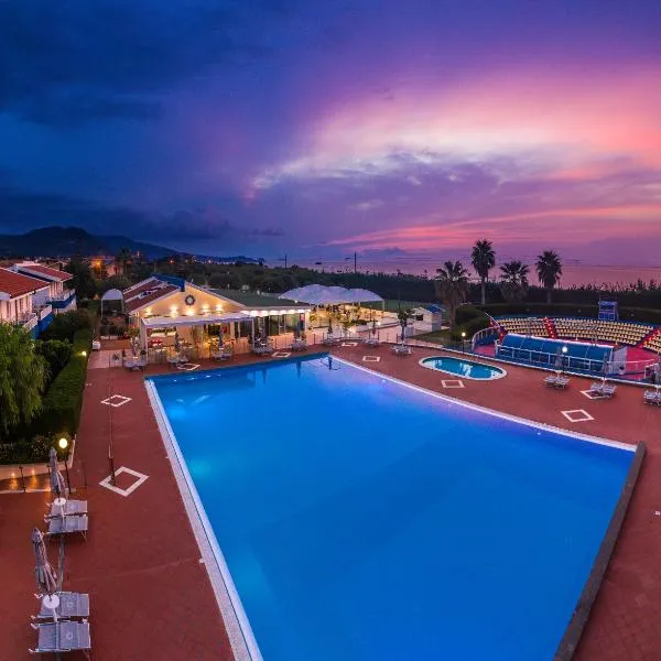 Riviera Del Sole Hotel Resort Spa，位于皮拉伊诺的酒店