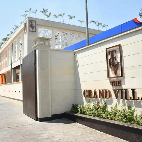 THE GRAND VILLAGE，位于莫拉达巴德的酒店