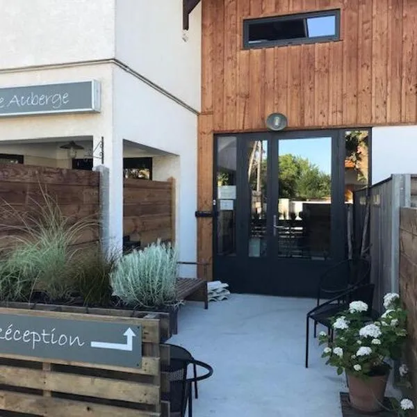 Hôtel la petite auberge，位于阿雷斯的酒店