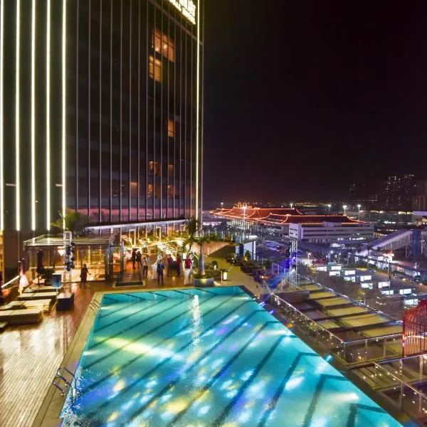 珠海龙珠达国际酒店(拱北口岸店），位于Qianshan的酒店