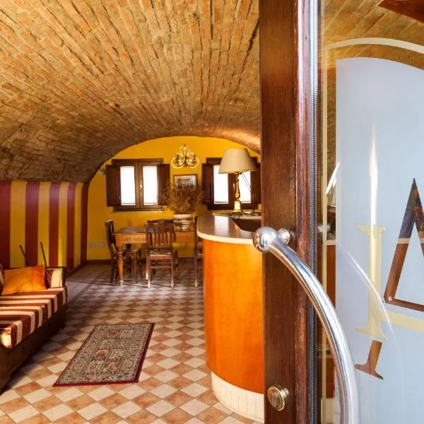 安缇卡方特酒店，位于卡斯戴尔米拉的酒店