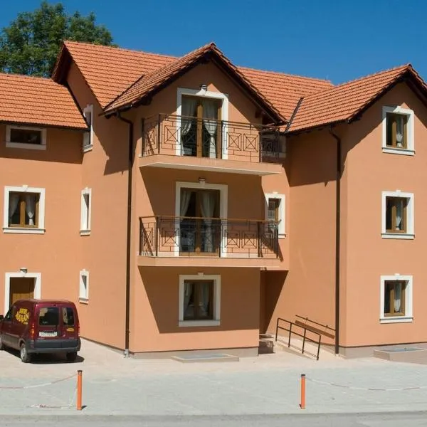 曼将公寓，位于克拉斯诺波利耶的酒店