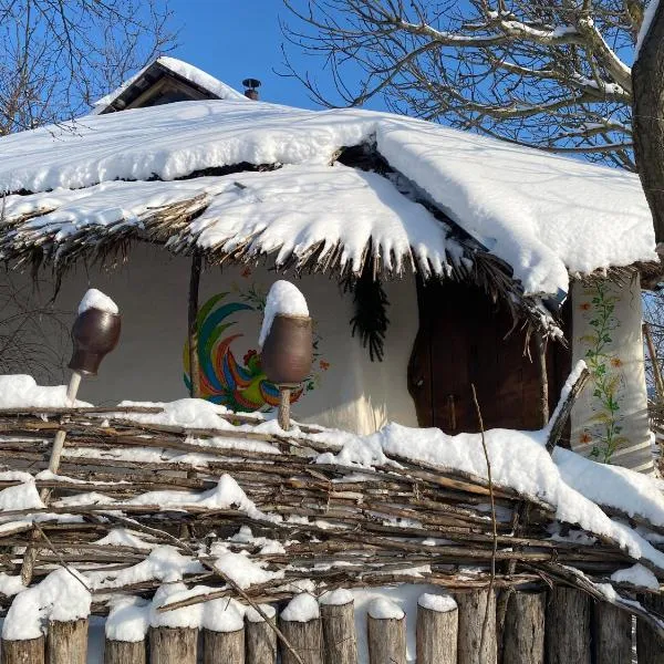 Екосадиба Лісова Казка，位于Dmitrenki的酒店