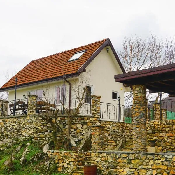 Вила Перуле Villa Perule - Handmade cozy wooden villa in the Rhodope mountain，位于基尔科沃的酒店