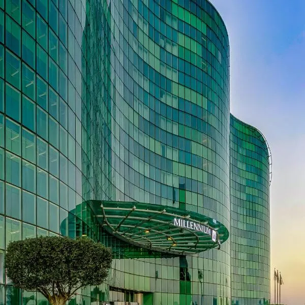 Millennium Al Rawdah Hotel，位于Al Qurayyah的酒店