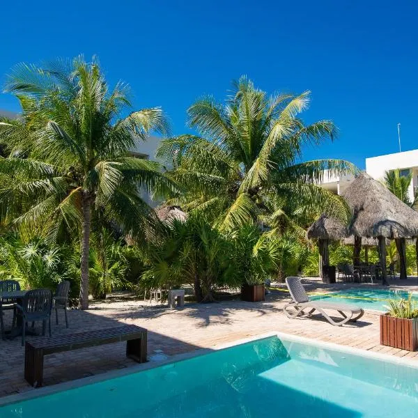 87965 Spacious and private retreat 1 block from the Ocean in Progreso East，位于普罗格雷索的酒店