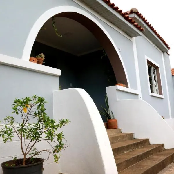 Casa dos Arcos Hospedaria，位于圣若昂-巴蒂斯塔-杜格罗里亚的酒店