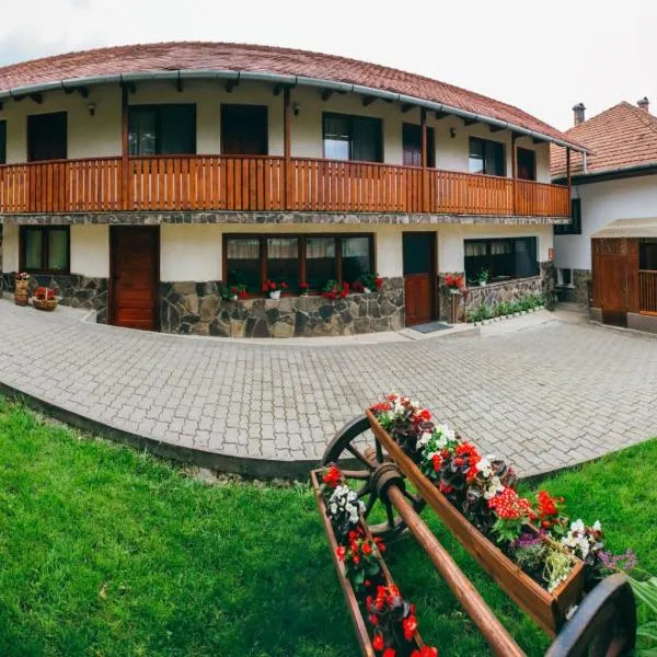 Gyöngyvirág Panzió，位于Sâncrai的酒店